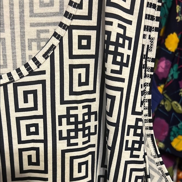 LuLaRoe Dani Black and White Geometric Sleeveless maxi Sheath Dress - Picture 3 of 3